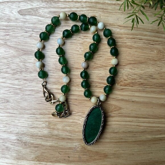 Vintage Green White Nephrite Jade Pendant Necklace‎ Gold Plated Beads Spacer 22" - Picture 5 of 8